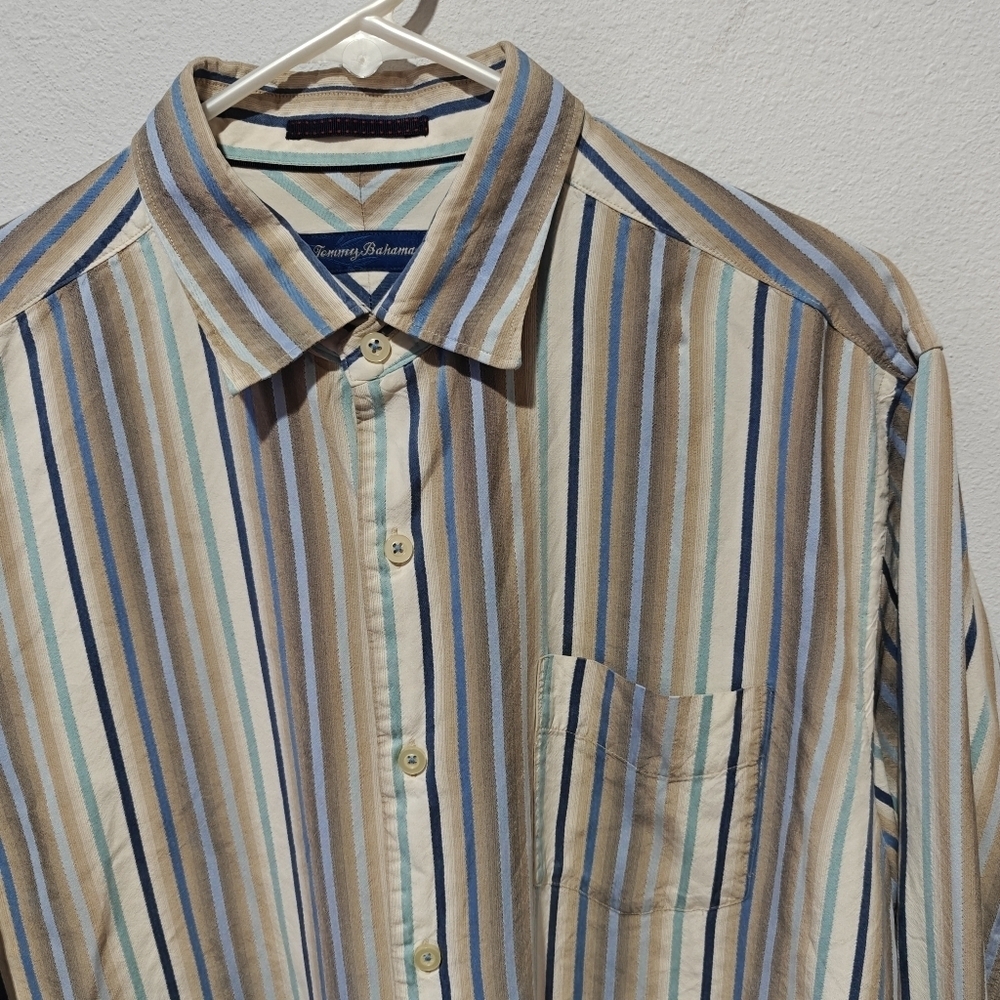100% Silk Tommy Bahama Shirt Large Long Sleeve Button Up Collared